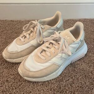 Like new Adidas originals Retropy F2